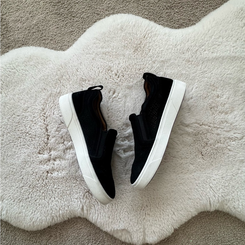 Vionic Kimmie Perforated Suede Slip-On Sneakers – Black – Size 9 – EUC - Picture 3 of 11